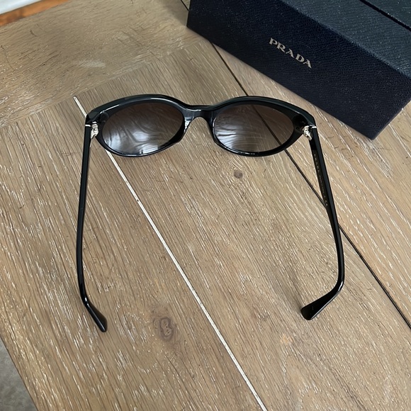 Authentic Prada SPR 23O black silver signature cat eye sunglasses w/ box 56/20 - Picture 12 of 14